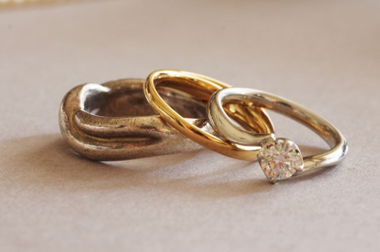 毎日を守り彩る進化型日傘女性の快適と美しさを両立する選び方